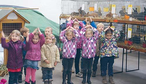 Dezember von 8 Uhr bis 13 Uhr von 8 Uhr bis 13 Uhr Eltern bauen Spielgeräte Spender und Elternrat ermöglichen Großanschaffung in Königswalde 5.