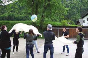 Best Practice Teambuilding für Lehrlinge Eine österreichische Einzelhandelskette fördert spielerisch den Teamgeist durch