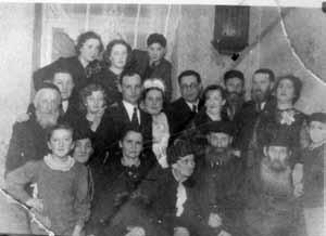 24 Die Kinder Das Verbrechen am 20. April 1945 25 Steinbaum wurde im November 1944 in das Außenlager Georgenthal des KZ Groß-Rosen deportiert.