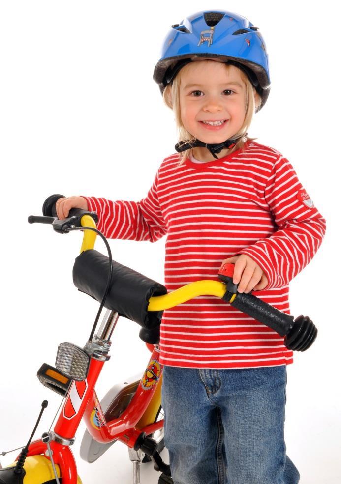 Fortbewegung geweckt. Neben dem Roller oder kleinen drei- oder vierrädrigen Fahrzeugen nutzen die Kinder häufig ein Kinderfahrrad.