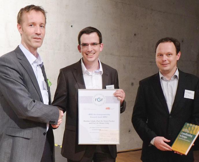 13 KSG Entrepreneurship Research Award 2015 für das Jackstädtzentrum reagieren.