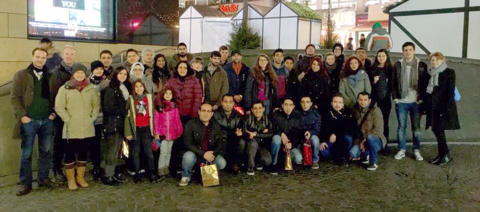 23 Meet & Greet im Dezember 2016: Besuch des Wuppertaler Weihnachtsmarkts das das ehrenamtliche Engagement im Rahmen des IN TOUCH -Programms bescheinigt.