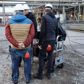 Inovyn, das Chemieunternehmen im niederrheinischen Rheinberg, empfängt mit offenen Armen: das Team um den Fotografen Michael Haegele, ebenso die Crew von HAVAS, die Vertreterinnen des