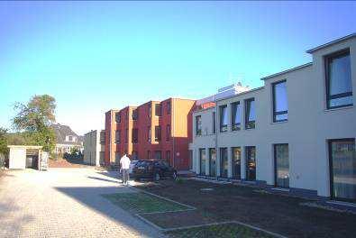 Klinik zum Seniorenpflegeheim mit 140 Plätzen in Bremen, Sebaldsbrück (Planung) mit 32 Plätzen in Unna, Stadtmitte (Genehmigungsplanung) mit 92 Plätzen in Saalfeld (Planung) mit