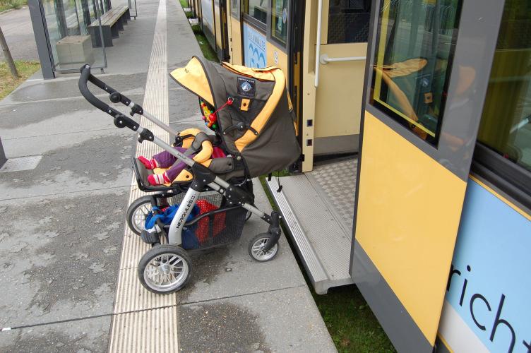A Sicherstellung bzw. Verbesserung der Mobilität Mobilitätseingeschränkte und ältere Menschen!