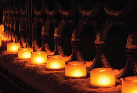 Und so, wie das Licht der Kerze leuchtet und wärmt, so sollen auch wir sein: Licht für die Welt.