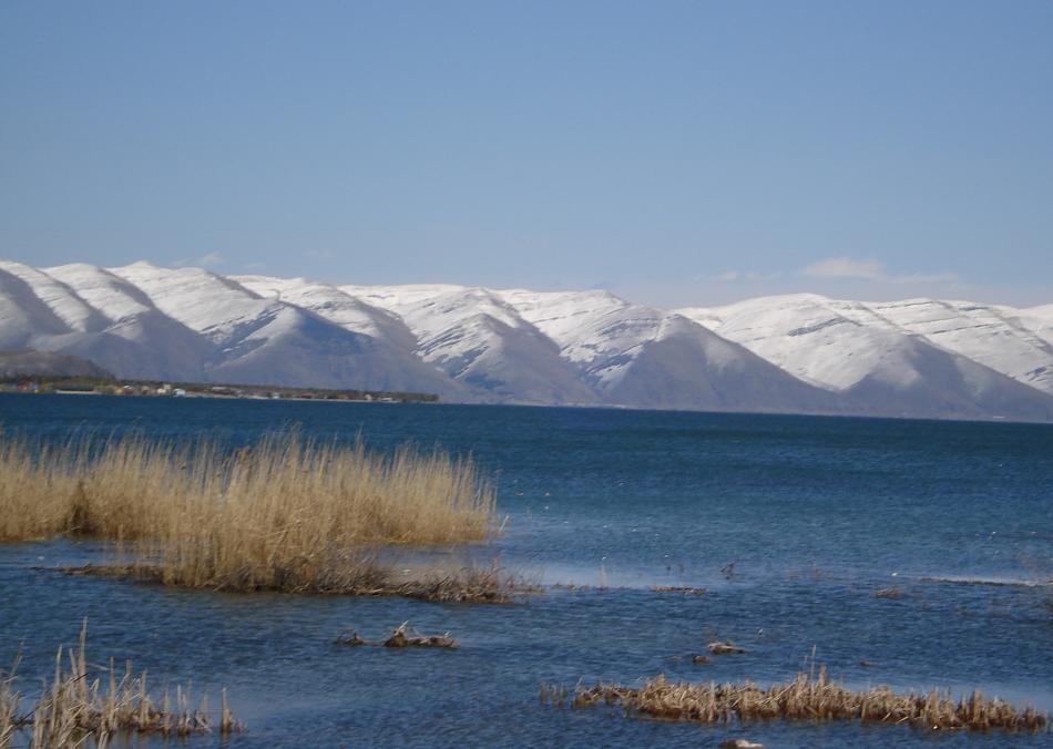 Nördlich von Jerewan liegt der Sevansee Dieser riesige See, der etwa 5% der Fläche Armeniens bedeckt, liegt rund 2.