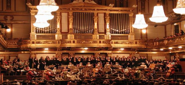 Mozart - Konzert im Goldenen Saal Highlights: Lauschen Sie 30 ausgezeichneten Musikern des Wiener Mozart-Orchesters Bewundern Sie das Talent internationaler Opernsänger und Solisten Hören Sie