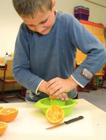 wasserfesten Stift, bevor du den Saft eingießt.