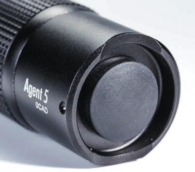 Lichtausbeute Special reflector with precision lens technology Gummierter Schalter für maximalen
