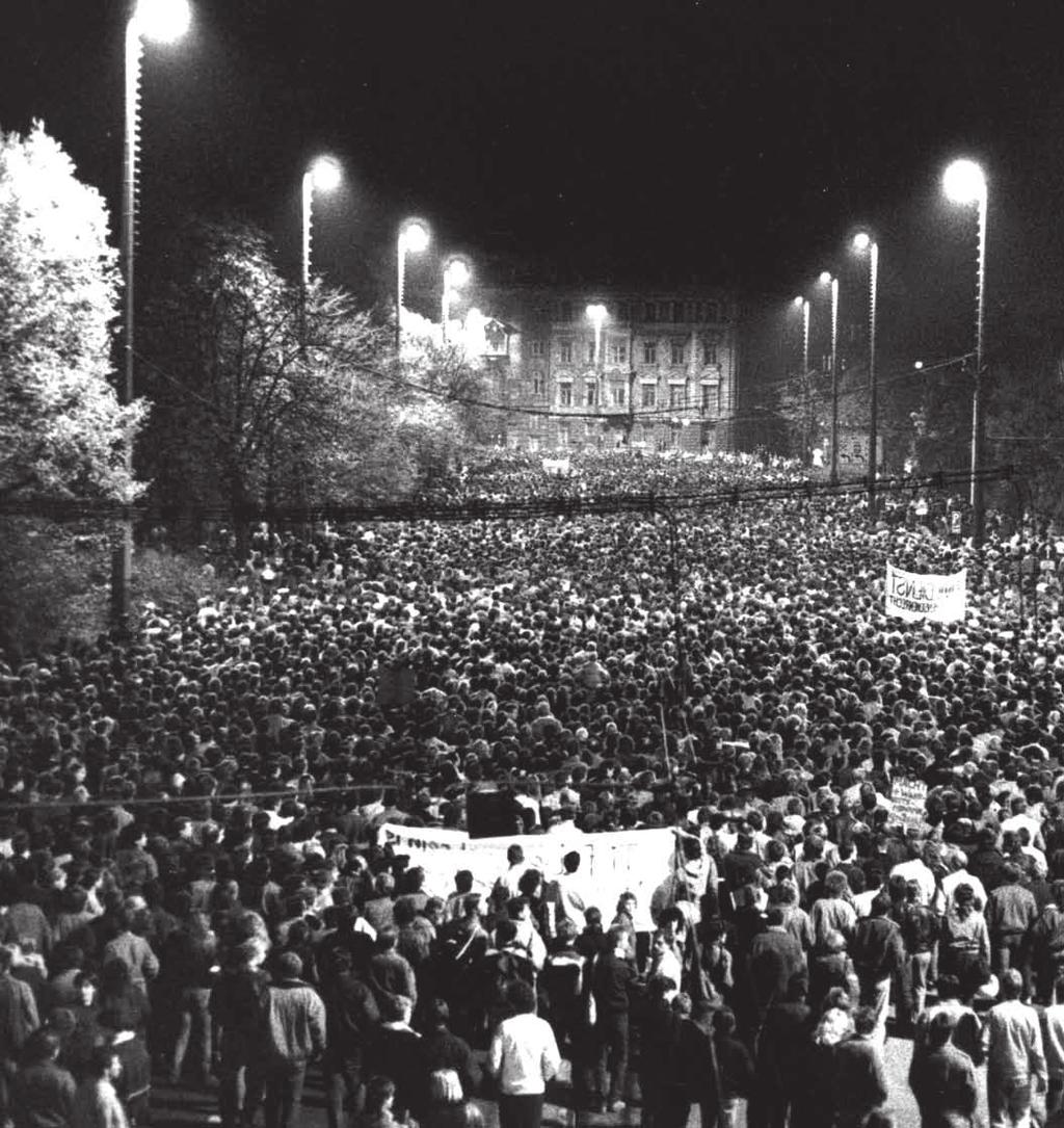 Leipzig 9. Oktober 1989 Wir sind das Volk Das entscheidende Ereignis, der Durchbruch der Friedlichen Revolution, war die große Montagsdemonstration am 9. Oktober 1989 in Leipzig.