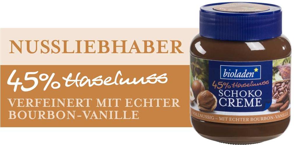 Die Schüssel in kaltes Waser stellen und die Creme kalt rühren. Die Sahne steif schlagen und mit der gehackten Schokolade unter die Creme heben.