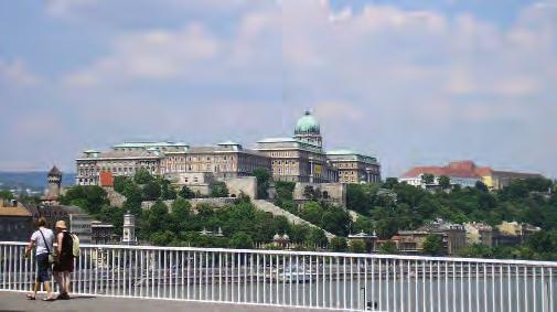 REISEN & ERLEBEN 48 STUNDEN Paprika Anziehungspunkt mit toller Aussicht: Der Burgberg von Budapest. Der rote Paprika (Piros) aus Ungarn ist weltberühmt.