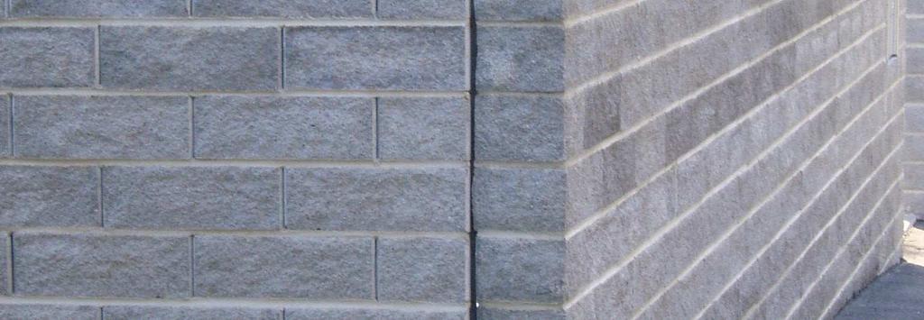 a vorne y hm x a hinten t β Auflast q kn/m² Aufbau: Trockenbauweise (keine Mörtelfugen) Die Mauersteine erzeugen ihre Standsicherheit nur durch ihr Eigengewicht.