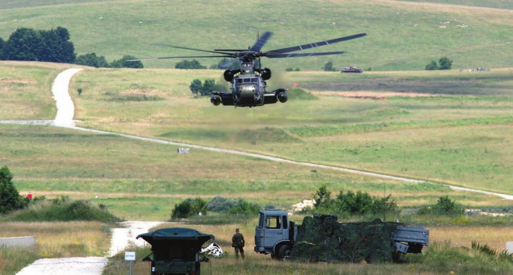 CH-53G bei der Übung Elite detentransport ausgerüstet werden. Am 24.09.2013 wurde die erste CH-53GA an die Luftwaffe nach Holzdorf überführt.