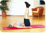Übung für die gerade, untere Bauchmuskulatur Lege Dich auf den Rücken.
