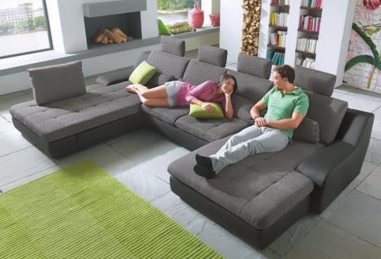 475,- ohne Kopfstützen, SteckrückenKissen und Funktionen Lounge-Potential die riesige Wohnlandschaft lädt ein, viele gemeinsame Stunden auf dem Sofa zu verbringen.