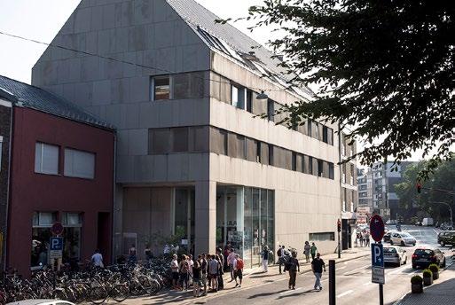 Der Weg zur KHM Die Kunsthochschule für Medien Köln ist in der Kölner Innenstadt gelegen // Fußweg: 3 Min. vom Heumarkt und 10 Min.