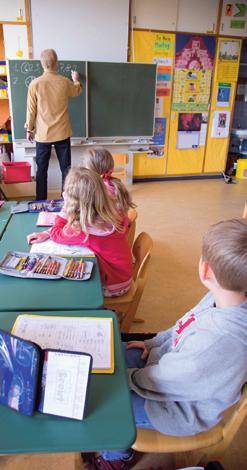 Der Alltag in der Grundschule Hausaufgaben Hausaufgaben werden bei chüler(inne)n zur Vertiefung und Übung des gelernten chulstoffes eingesetzt.