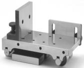 25 33 20 Gauge Blocks (ISO 9000) DIN 861 Parallelendmaßsätze (ISO 9000) DIN 861 25 37 26 Sine Bar for Tapers Sinuslineale für Kegel 25 33