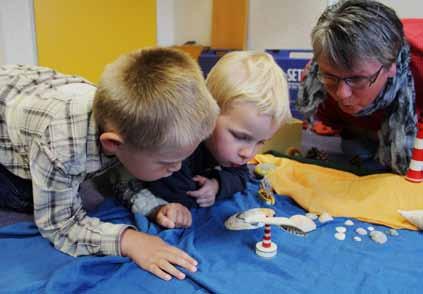 Feinmotorische Übungen mit Jens Pelster kommen im Irmgard- Kestner-Haus Kindern mit dem Förderschwerpunkt Sprache und Heilpädagogik gleichermaßen zugute.