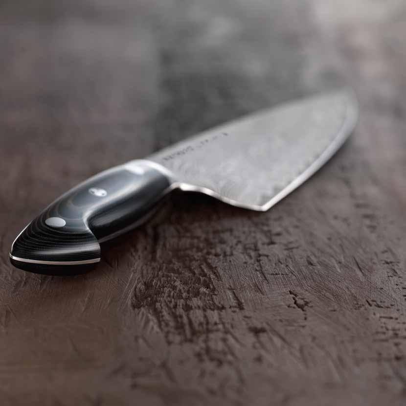 Messerschmiedekunst in Vollendung The perfect art of knife-cutting Bob Kramer hat in seinem bewegten Leben viele Erfahrungen sammeln können.