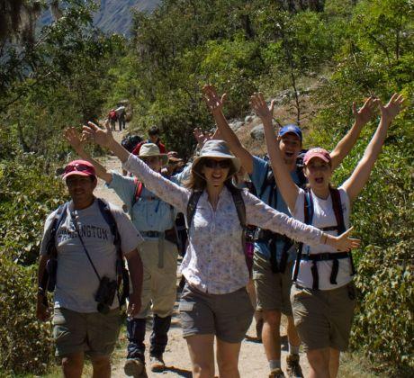 Highlights & Reiseablauf Highlights Der Inka-Trail nach Machu Picchu wird zu den schönsten Trekking-Reisen der Welt gezählt, weil er sich durch die atemberaubende Schönheit der ihn umgebenden Natur