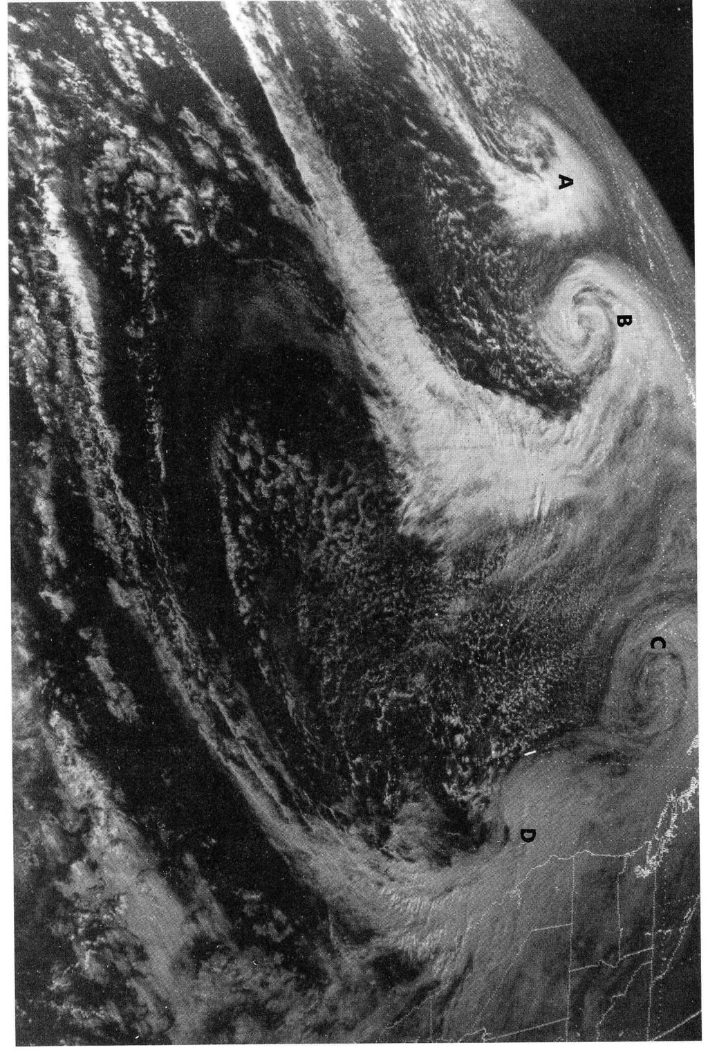 schematischen Illustrationen erfassen zu k onnen. In der folgenden Abbildung sind vier extratropische Zyklonen im Pazifischen Ozean erkennbar.
