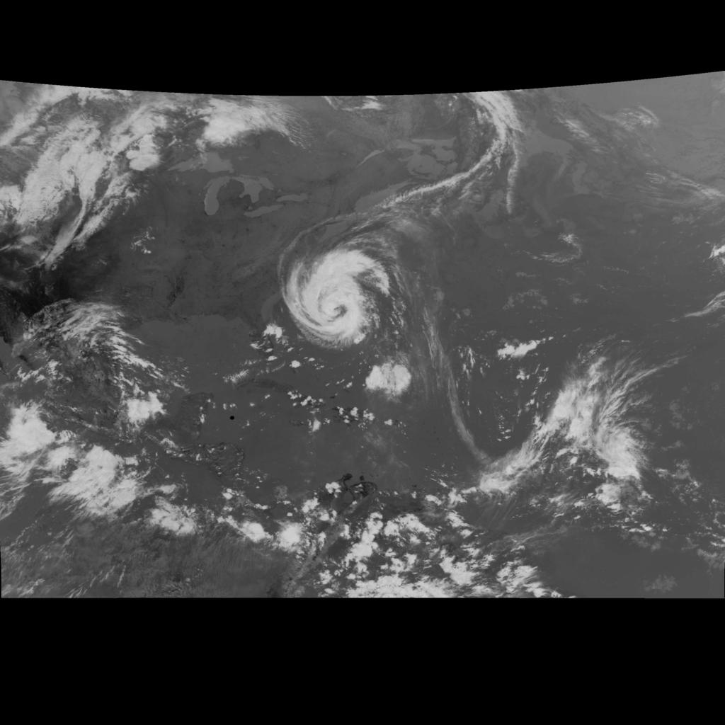 Fig.15: Entwicklung des Hurricanes Isabel. Mit solchen Satellitenaufnahmen lässt sich die Intensivierung und Abschwächung des Hurricanes beobachten.