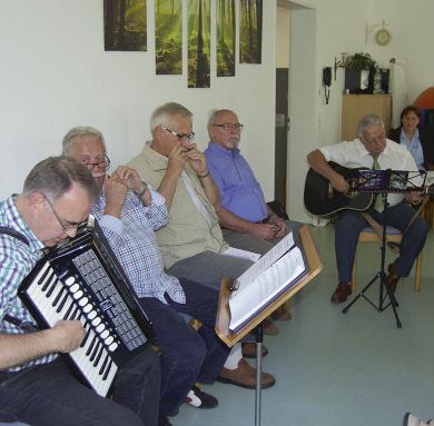 Senioren singen für Senioren Der Seniorenchor des Bezirks Duisburg erfreute am Samstag, den 20.