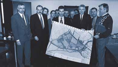 64 Standortpolitik: Die Region stärken Treffen des Stadtteilmarketings Oberkassel 1995 mit Vertretern der IHK.