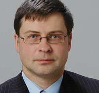 cepinput Die neue EU-Kommission 2014 2019 7 Vize-Präsident Euro und sozialer Dialog Valdis Dombrovskis Europäische Volkspartei (EVP), Lettland Steuert und koordiniert die Arbeit der Kommissare für