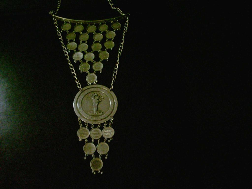 Kette hat jeder König einen Orden, der mit seinem Namen versehen ist, angeheftet. Die 2. Königskette wurde im Schützenjahr 1974/75 (Kurt III. und Erika II.