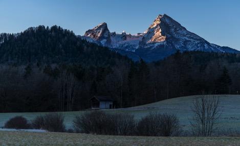 Ziele des nächsten Tages zu haben. Sonntag, den 15.10.17, beginnen wir mit Morgenbildern vom Watzmann im Alpenglühen mit verschiedenen Vordergrundmotiven.