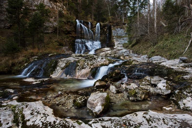 Am Sonntagnachmittag endet der Workshop gegen 15 Uhr. Auf dem Rückweg besteht noch die Möglichkeit, die Weißbach-Wasserfälle bei Inzell abzulichten.