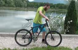 Sport Sports Ein Mountainbike-Rahmen, der sich in 90 Sekunden auf ein Packmaß von rund 750 x 340 x 250 Millimeter zusammenfalten lässt ohne jeglichen Werkzeugeinsatz.