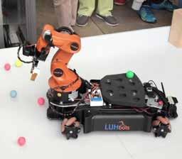 Robotertechnik Robot technology Zur Realisierung einer taktilen Hand für einen mobilen Roboter wurden Kunststoff-Gleitlager von igus verwendet.