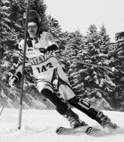 Lucas Engelhardt schnellster 16-jähriger Riesenslalomläufer im Bezirk Insgesamt 18 Vereine des Bezirks Allgäu-Oberschwaben waren mit über 160 Skirennläufer auf der Piste, als es in der Skiarena