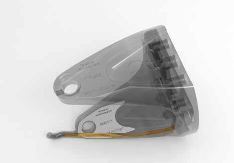 Fotos: LMT Group Der Halter eines Tangential-Gewinderollkopfs kommt aus dem 3D-Drucker. Funktionsintegration von Kühlmittelkanälen in den Rollkopfhalter.