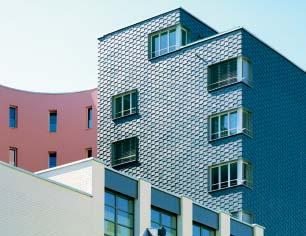 ausgenutzt, wodurch die Gezogene Deckung auch zu den besonders wirtschaftlichen Rechteck-Deckungen für Fassaden zählt.