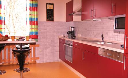 Unsere Räumlichkeiten Unsere farbenfrohe und moderne Küche