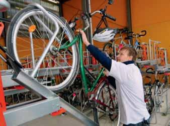 Aktuell sammelt in Plieningen eine Fahrradgruppe unter der Führung von Thomas Plagemann solche ausgedienten Räder ein, macht sie wieder fit und gibt sie an unsere neuen Nachbarn im Flüchtlingsheim in