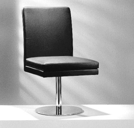 Produktanlage ndividuelle Zusammenstellung der Stuhlschale: 2 Rückenhöhen: niedrig und hoch 2 Sitzbreiten: Standardsitzbreite, Komfortsitzbreite 52 cm 3 Sitzkomforts: lose Sitzkissen in fest mittel