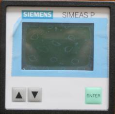 Variante b: über ein Universalmessgerät vom Typ Power-Meter SIMEAS P zur Anbindung an bestehende Spannungs- und Stromwandler: SIMEAS P (Vorne) SIMEAS P (Hinten) Störmeldung des SIMEAS