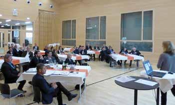 30 NEUES AUS DEM DORFLEBEN Zweite Vollversammlung der LEADER-Region Unser Dorfsaal als Austragungsort LEADER ist ein Förderprogramm der EU mit dem innovative Maßnahmen und Projekte für die Förderung