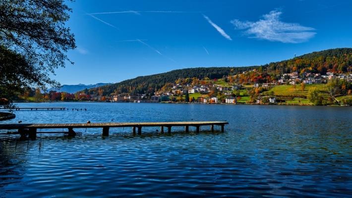 Lago di Caldonazzo (11.9 km) Der schöne Lago di Caldonazzo liegt südöstlich von Trient und ist mit Temperaturen von über 20 im Sommer ideal zum Baden und Schwimmen.