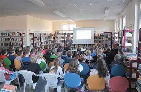 10 Gemeindejournal Blankenfelde-Mahlow März 2016 Richtig was los in der Bibliothek Lesungen für Kindergärten und Grundschulen Einen Tag darauf gab es in den beiden