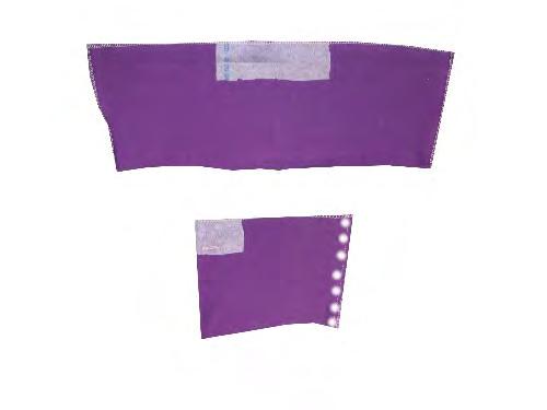 Kragen rechts auf rechts zusammenlegen und die rückwärtige Naht schließen. Collar version: Iron a piece of stabilizer (1 ¼ inch by 4 inches) to the wrong side of fabric.