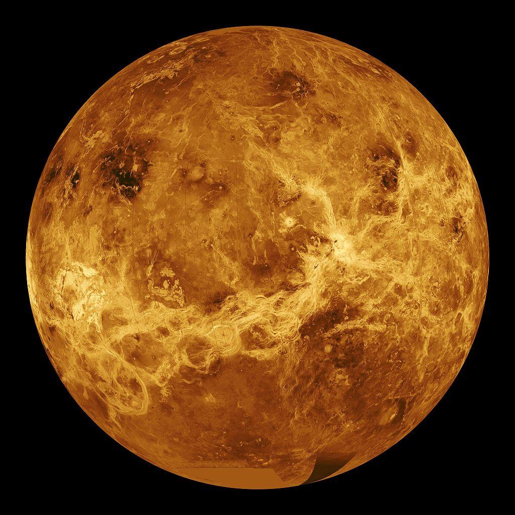Die inneren Planeten: Venus Durchmesser 12 103,6 km Masse 4,869 10 24 kg mitlere Dichte 5,243 g/cm 3 RotaVonsperiode 243 Tage