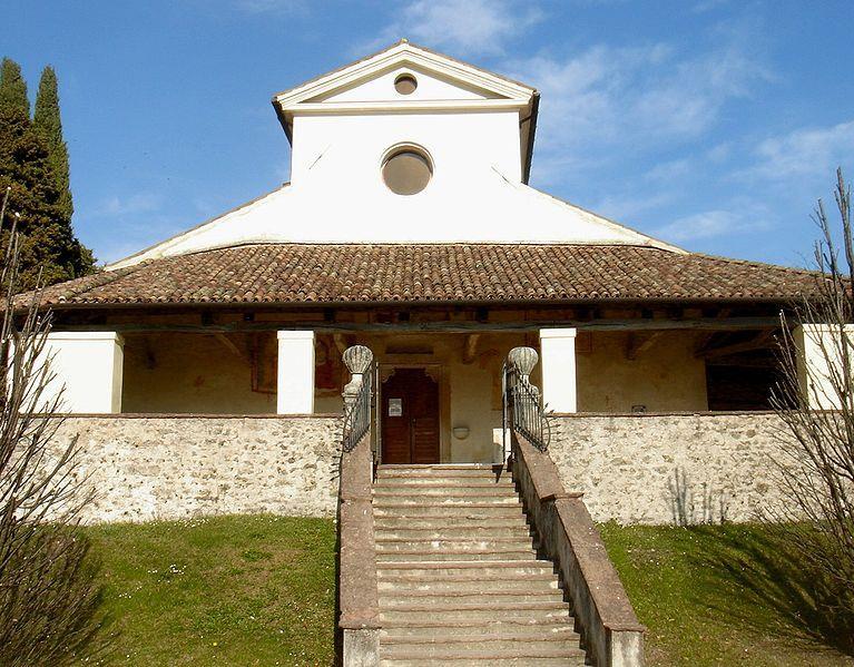 Tausendjährige Kirche von San Pietro Die Kirche von San Pietro, die gegen den Jahre 1000 errichtet wurde, ist ein Schrein del Kunst und Geschichte.